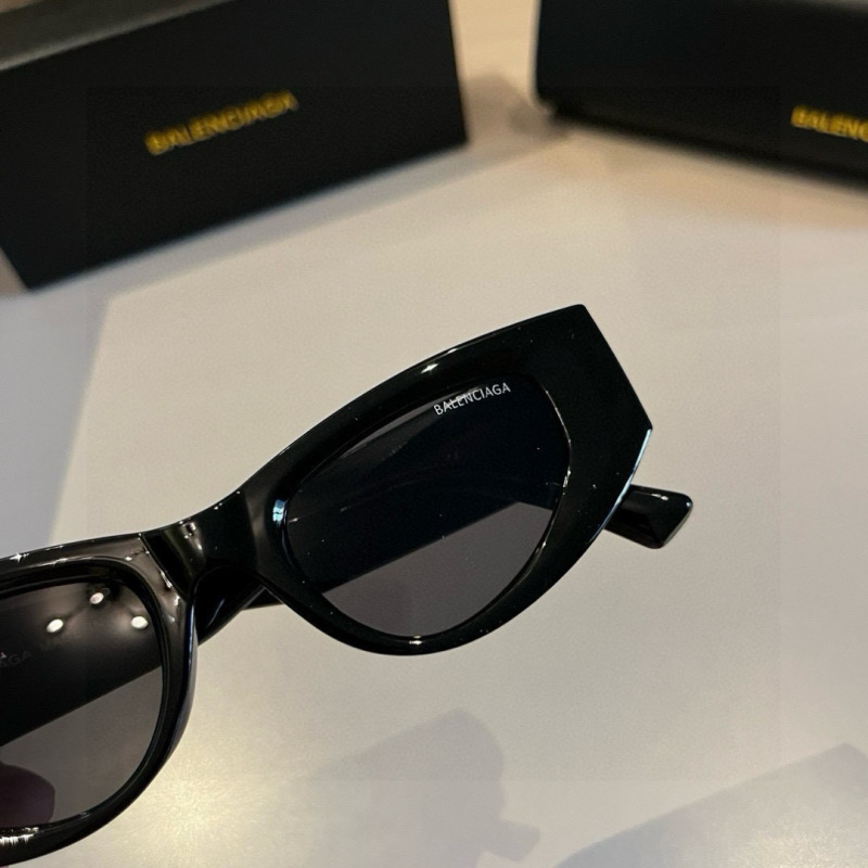 Солнцезащитные очки Balenciaga, форма кошачий глаз