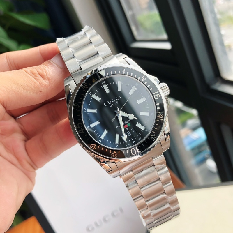 Часы Gucci