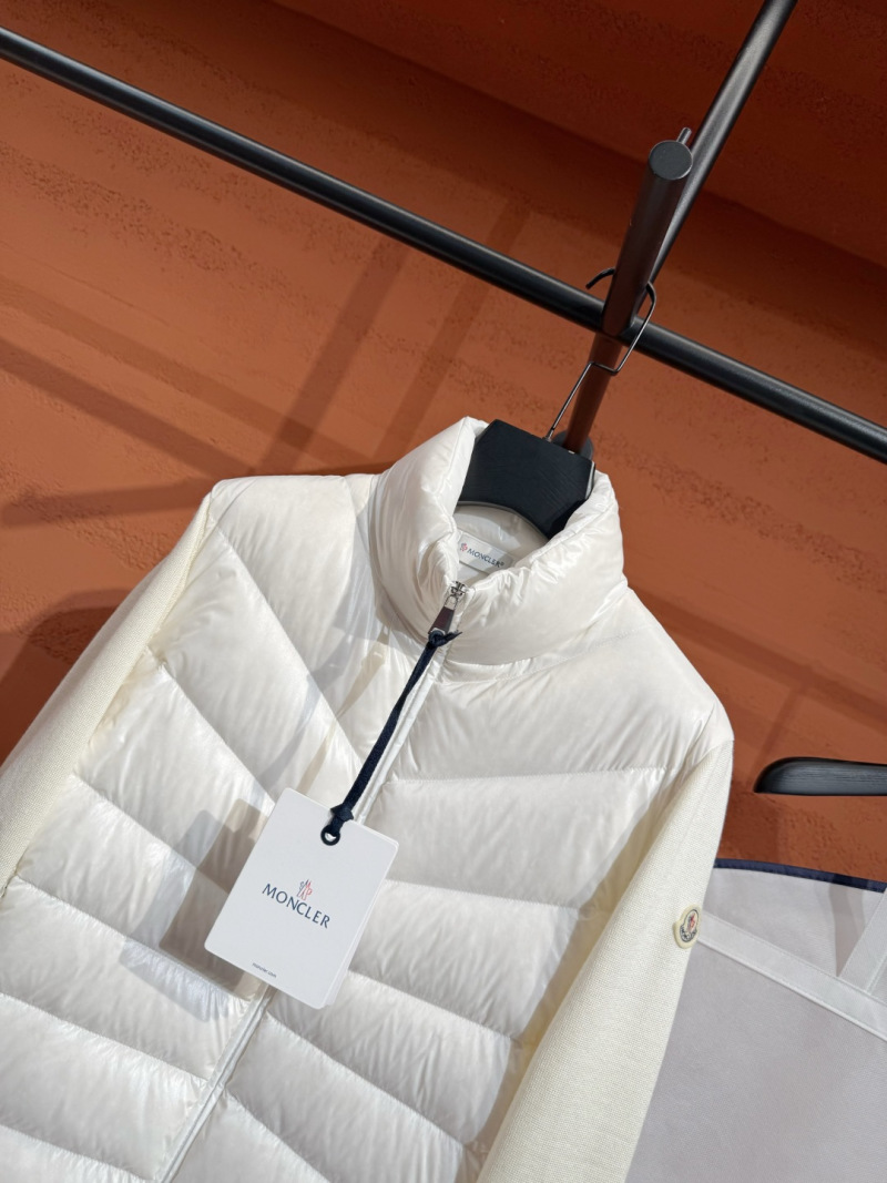 Пуховик Moncler