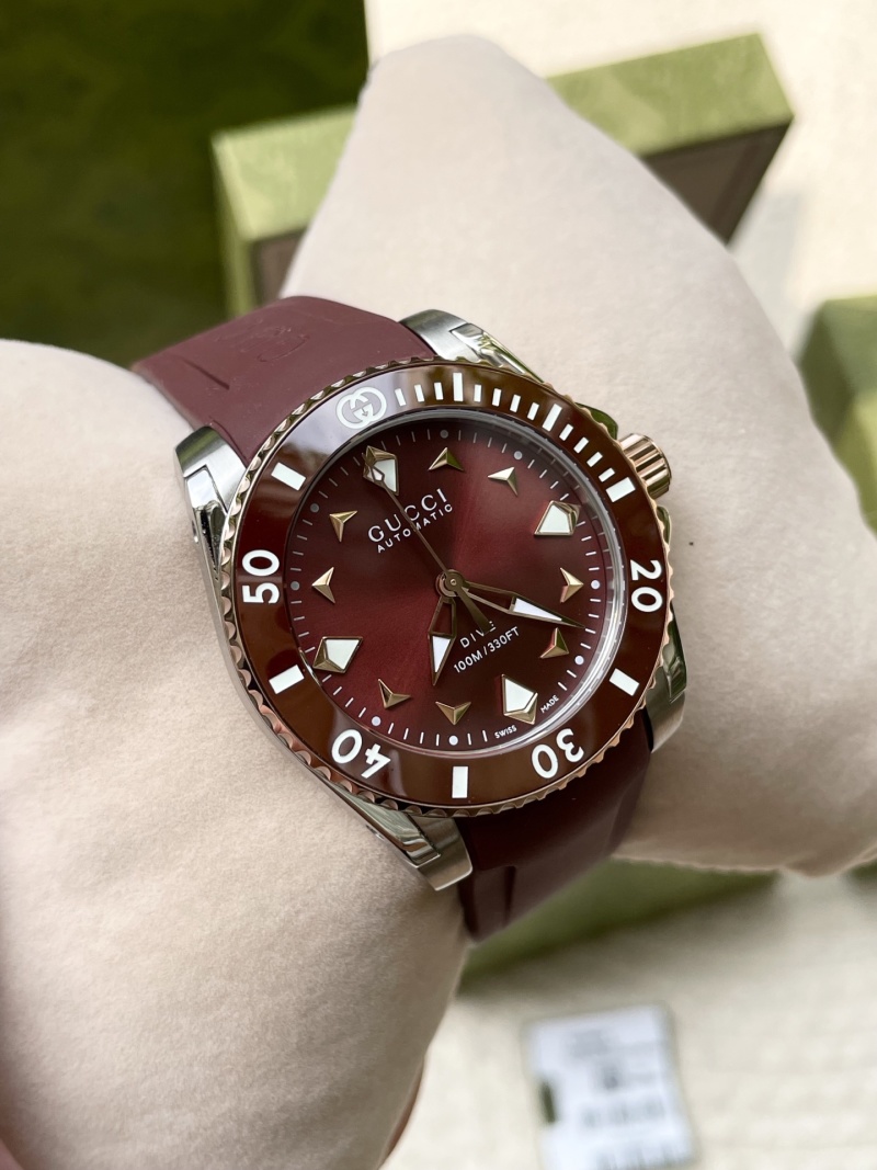 Часы Gucci