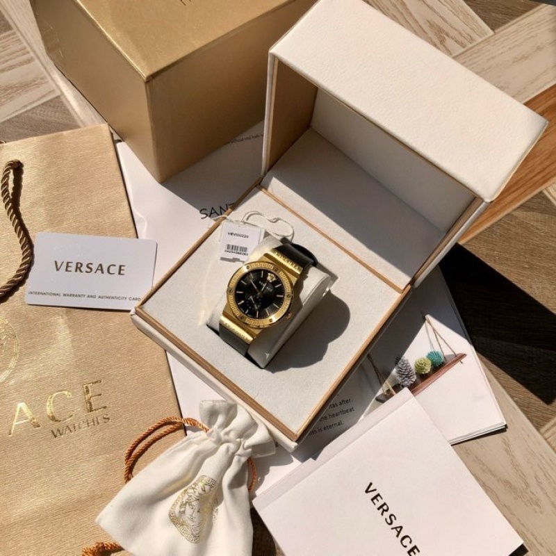 Часы Versace