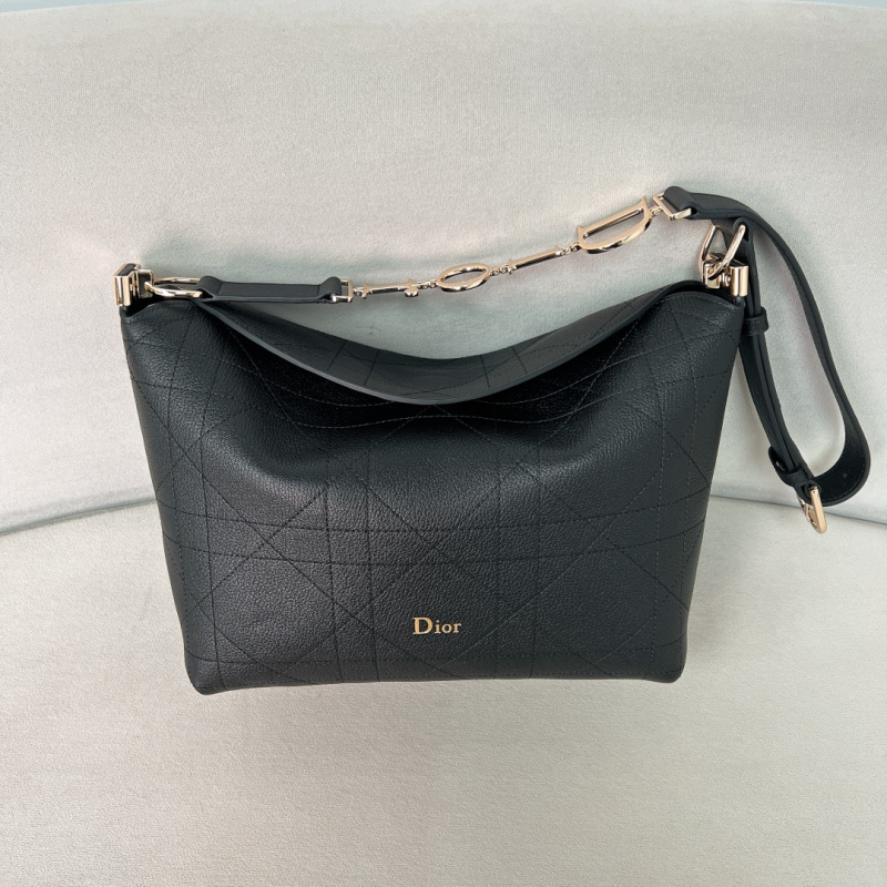 Черная сумка Hobo с фурнитурой Dior