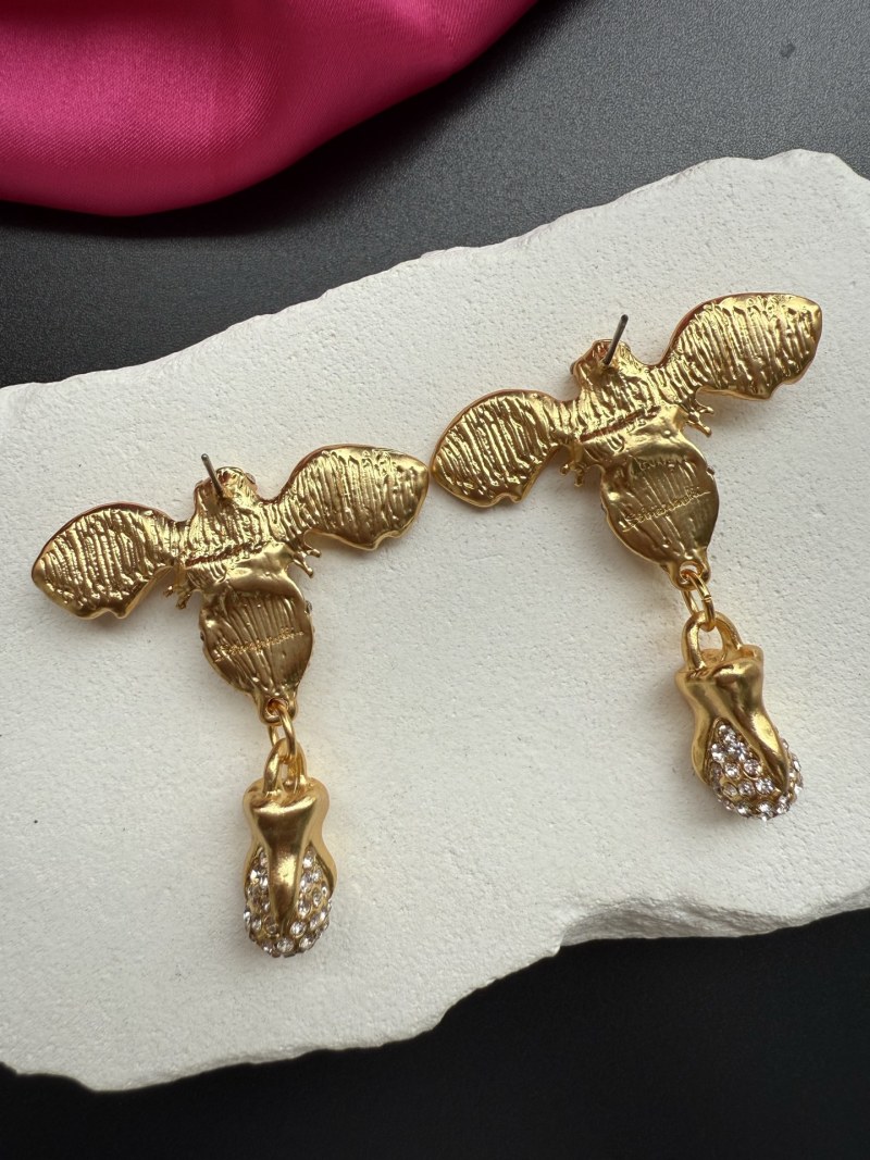 Брошь в виде бабочки с кристаллами Schiaparelli