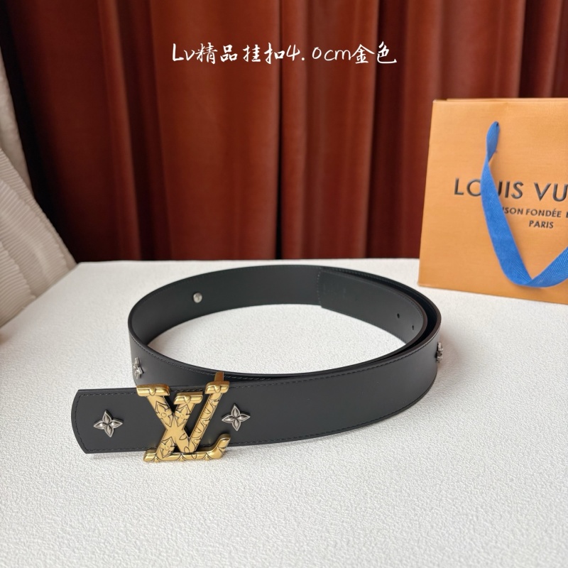 Двусторонний пояс с пряжкой и декоративными заклепками Louis Vuitton