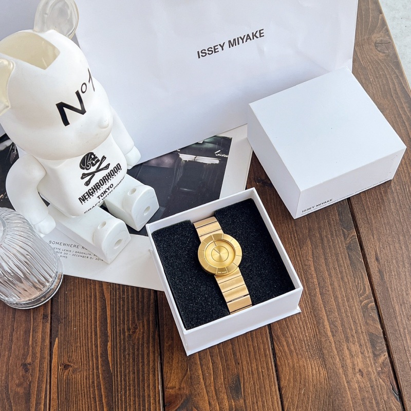Часы Issey Miyake
