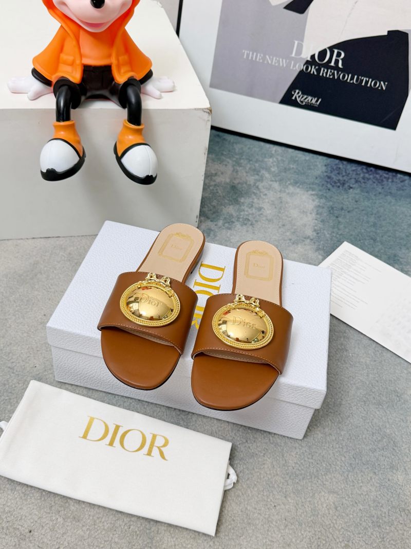 Женские шлёпанцы Dior D-Lane с золотистым декором