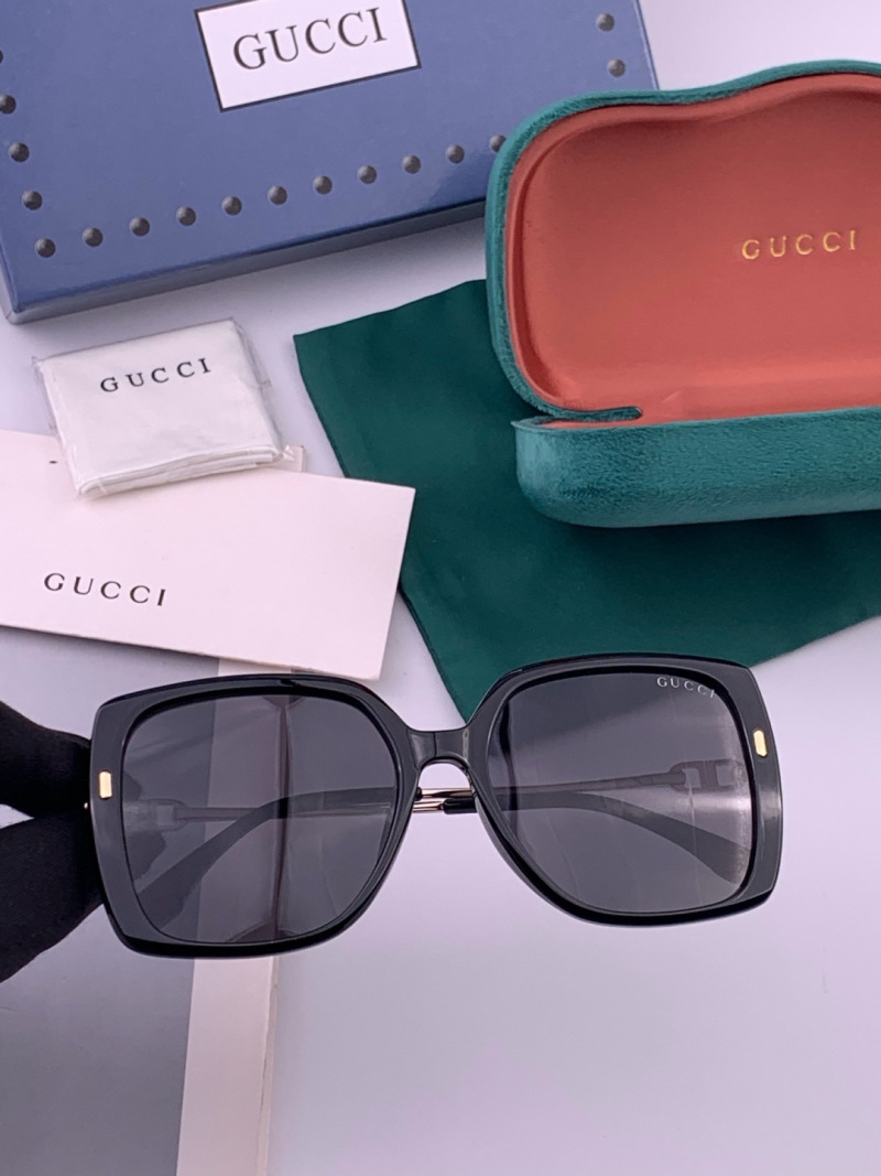 Квадратные женские солнцезащитные очки с поляризацией Gucci