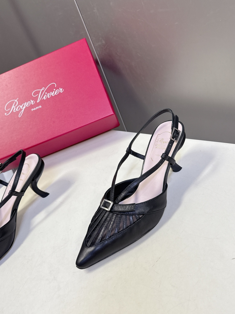 Черные женские туфли Roger Vivier