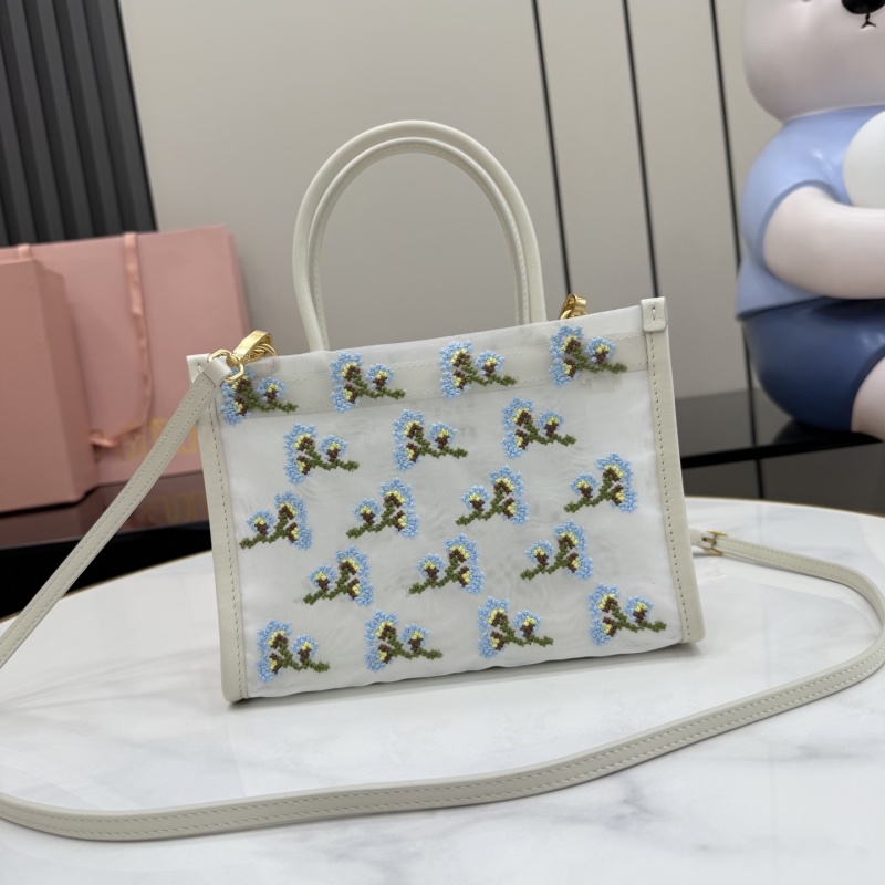 Сумка Miu Miu с цветочной вышивкой, белая