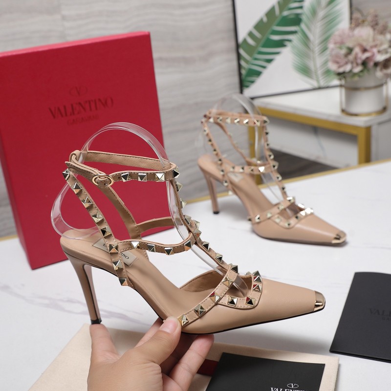 Туфли Valentino Garavani с заклепками Roman Stud
