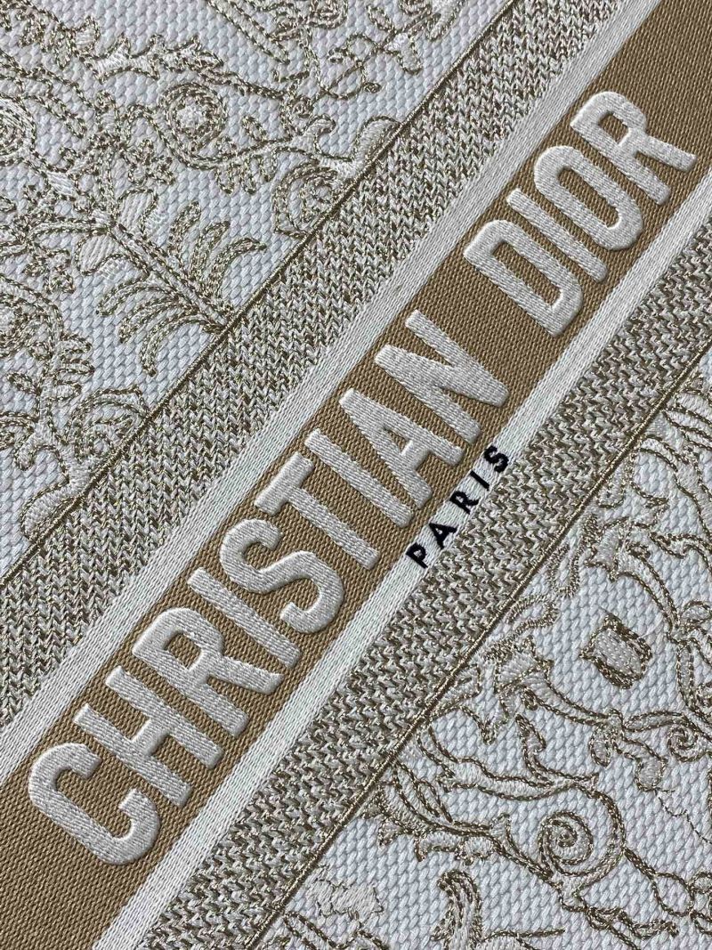 Сумка-тоут Christian Dior с вышивкой