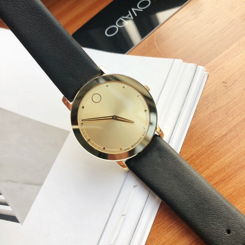 Часы Movado