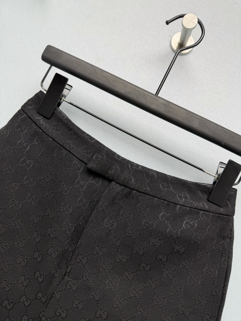 Чёрные брюки Gucci с тиснёным узором