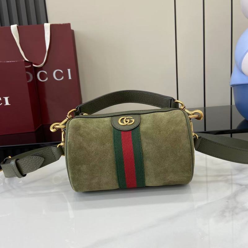 Сумка Gucci из замши с ремешком
