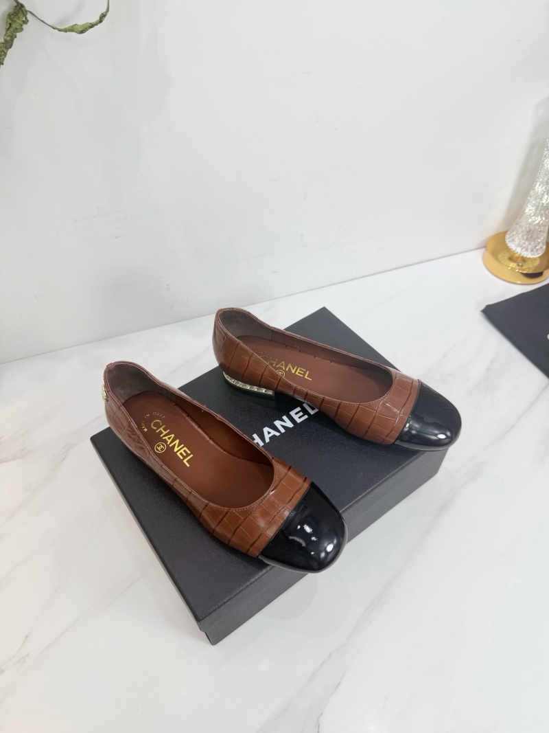 Женские туфли CHANEL с крокодиловым тиснением