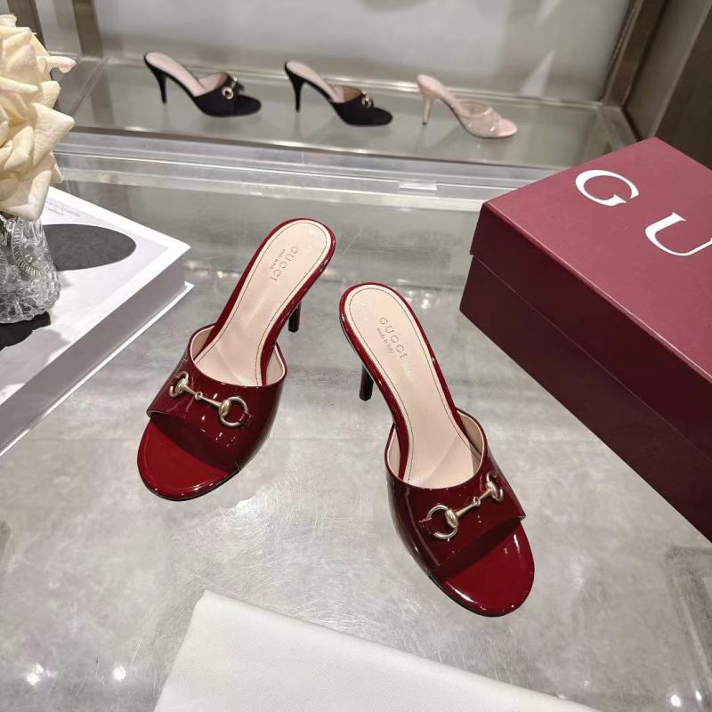 Мюли женские на каблуке из лакированной кожи Gucci