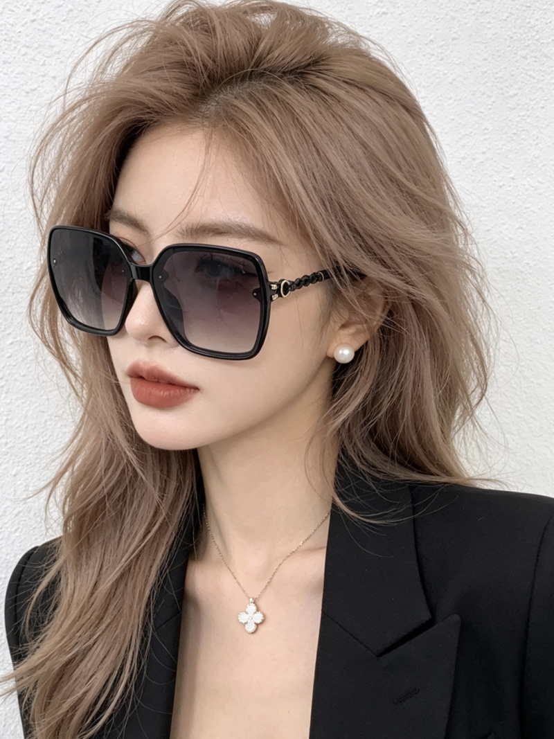 Солнцезащитные очки Gucci квадратной формы