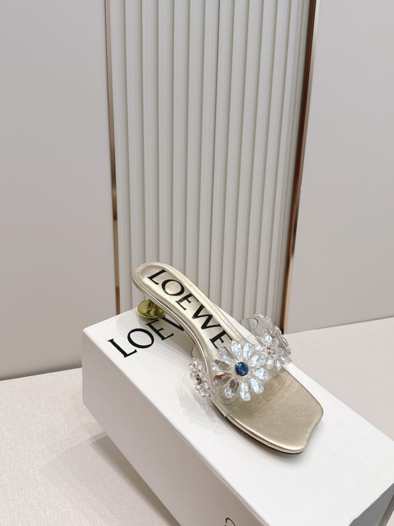 Босоножки Loewe женские золотые со стразами и кристаллами