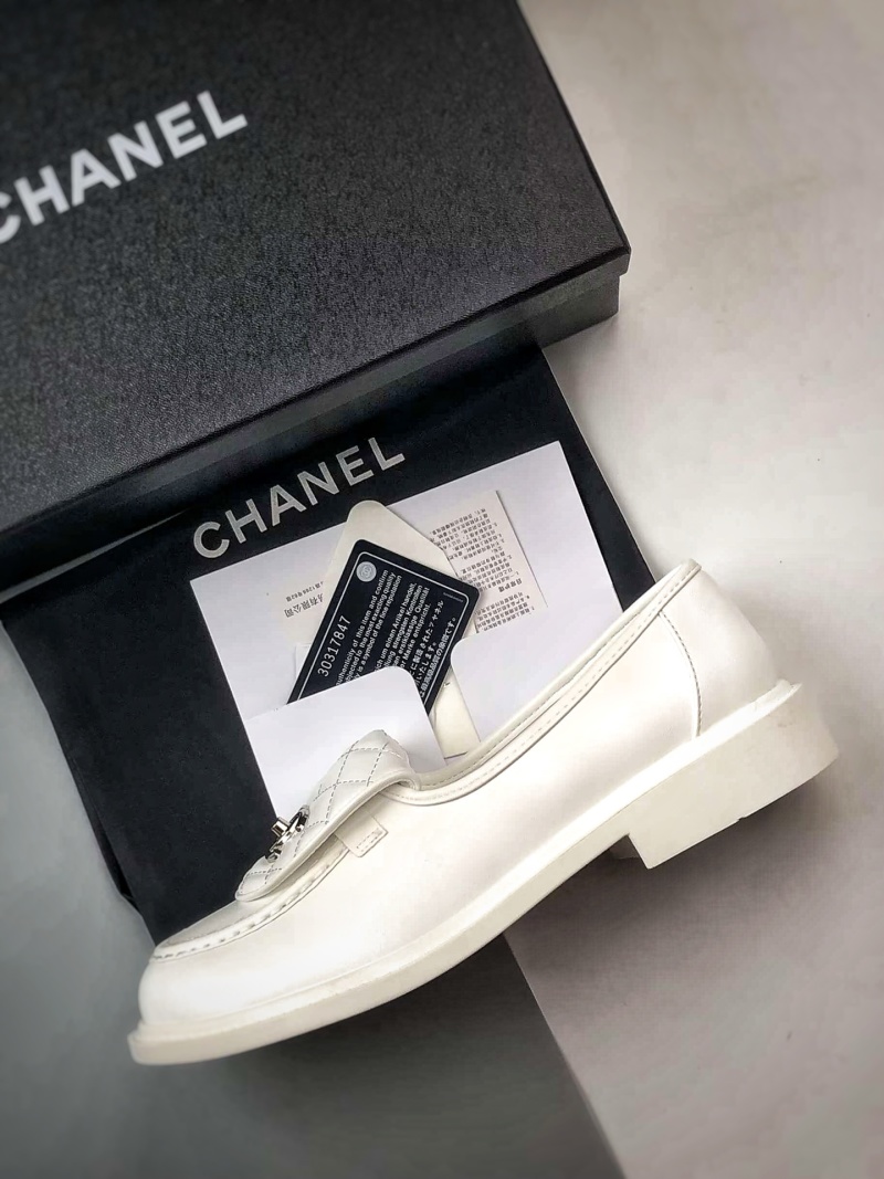 Женские лоферы Chanel из натуральной кожи с дизайном под тартар