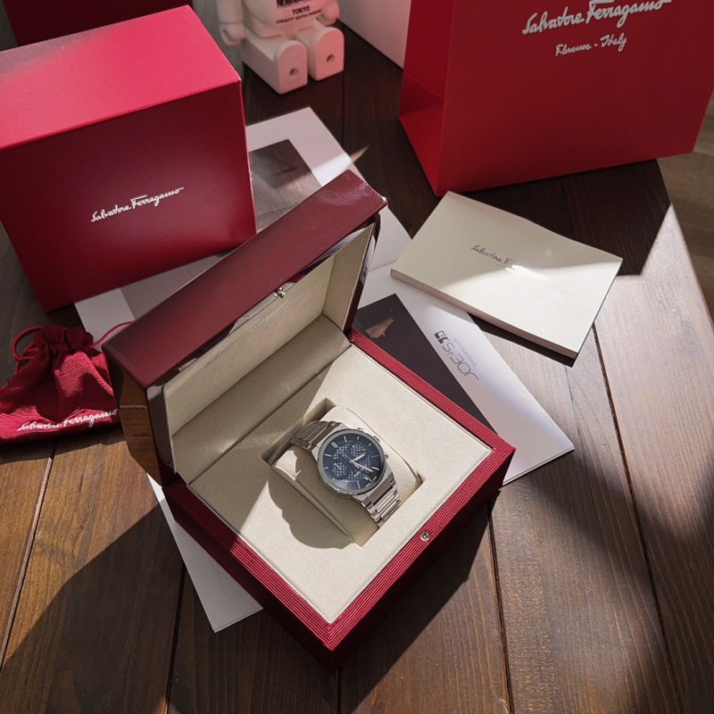 Часы Ferragamo