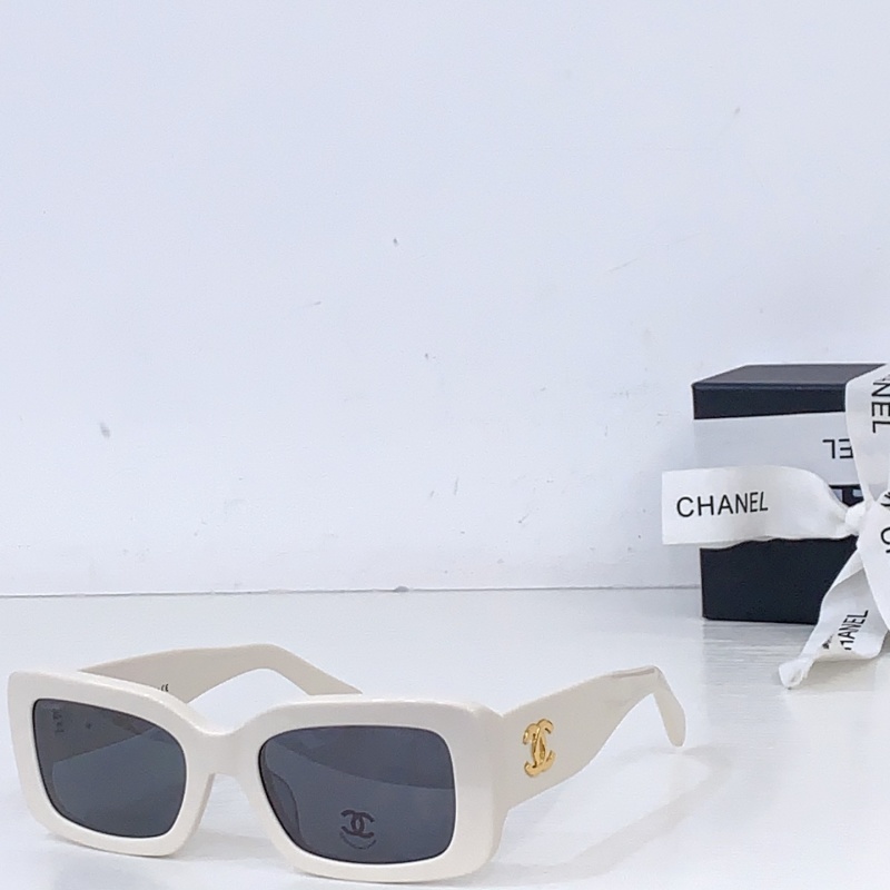 Солнцезащитные очки Chanel