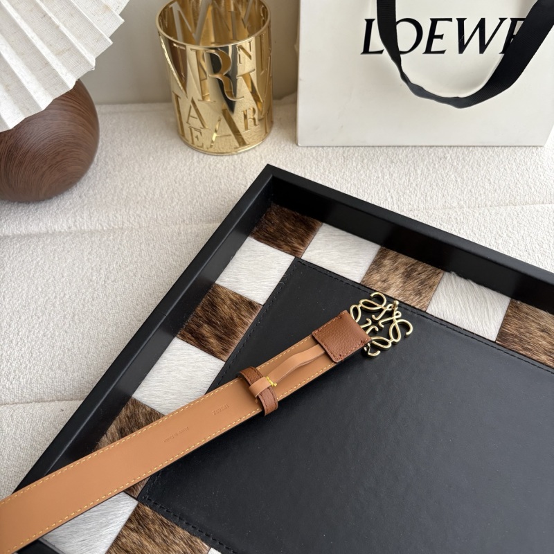 Ремень кожаный с металлической пряжкой Loewe