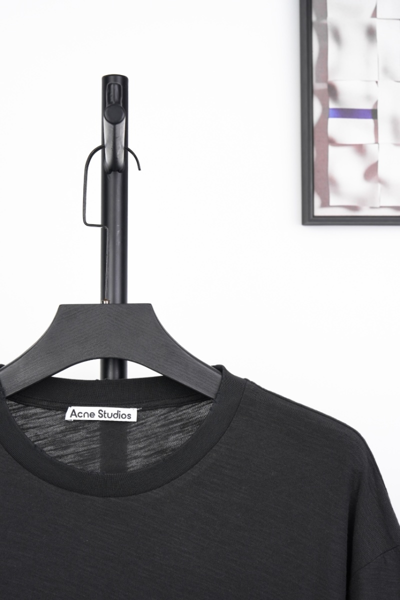 Футболка Acne Studios с логотипом на кармане