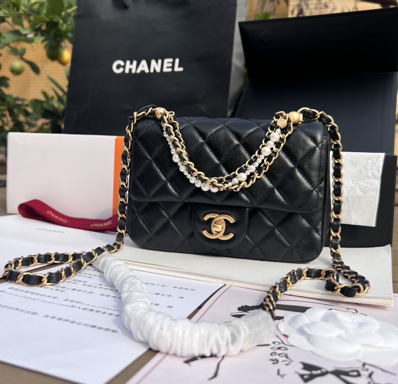 Черная стеганая сумка с цепным ремнем Chanel