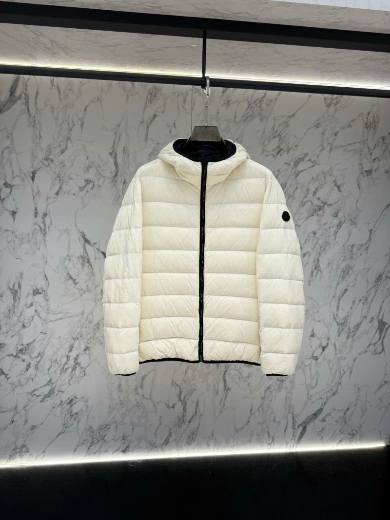 Пуховик Moncler