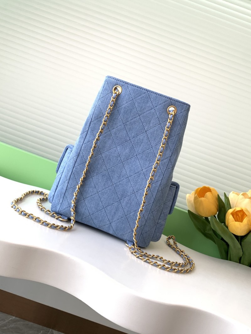 Рюкзак из денима в стиле Chanel с цепочкой