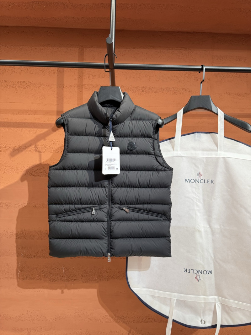 Жилет Moncler