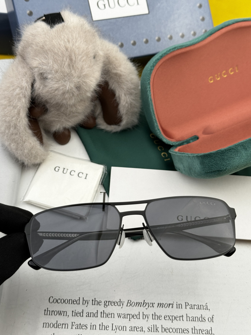Солнцезащитные очки Gucci G6810
