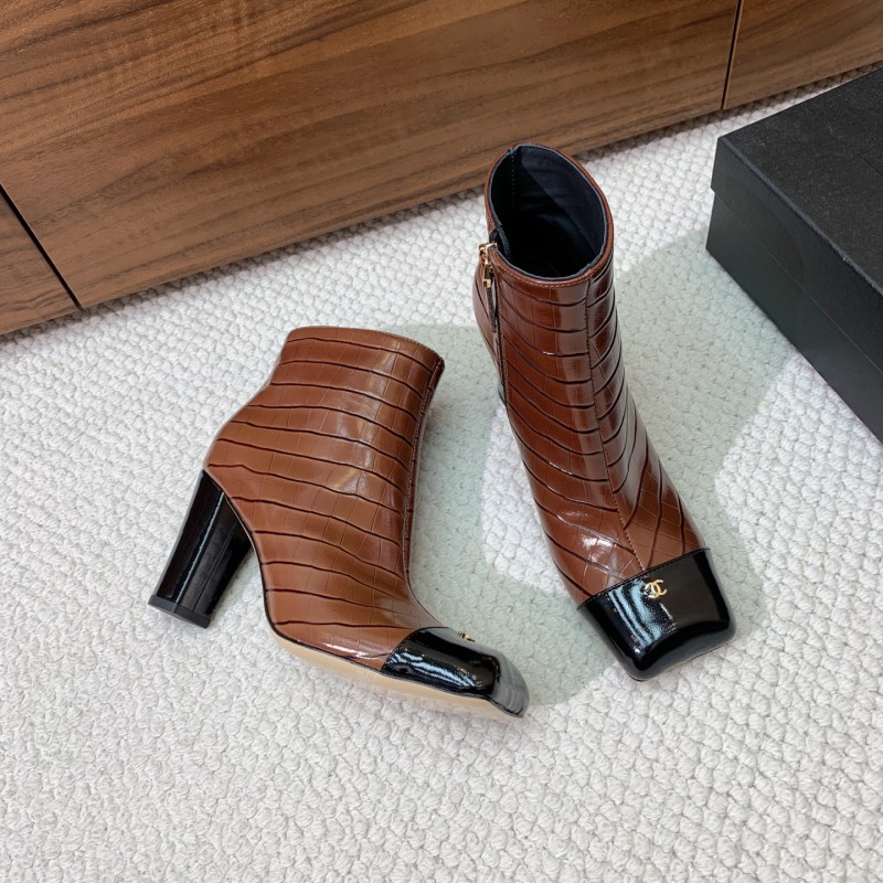Женские полусапоги на каблуке с текстурной кожей Chanel