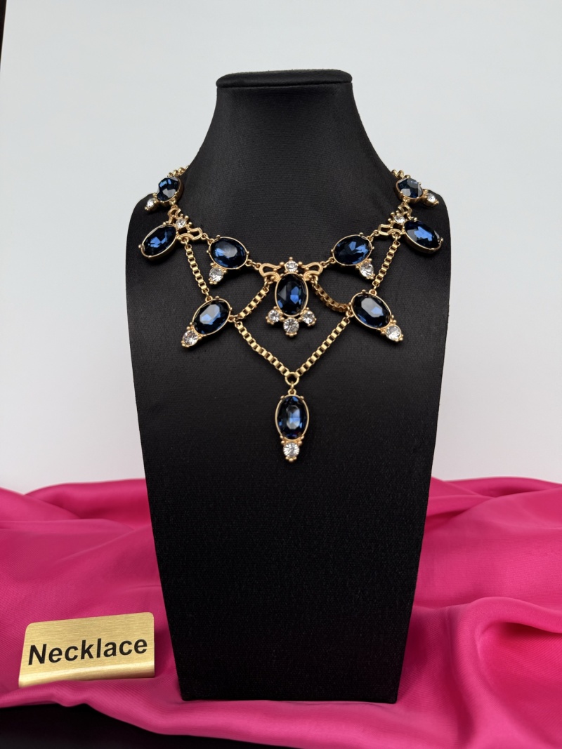 Нарядное колье с синими камнями Schiaparelli