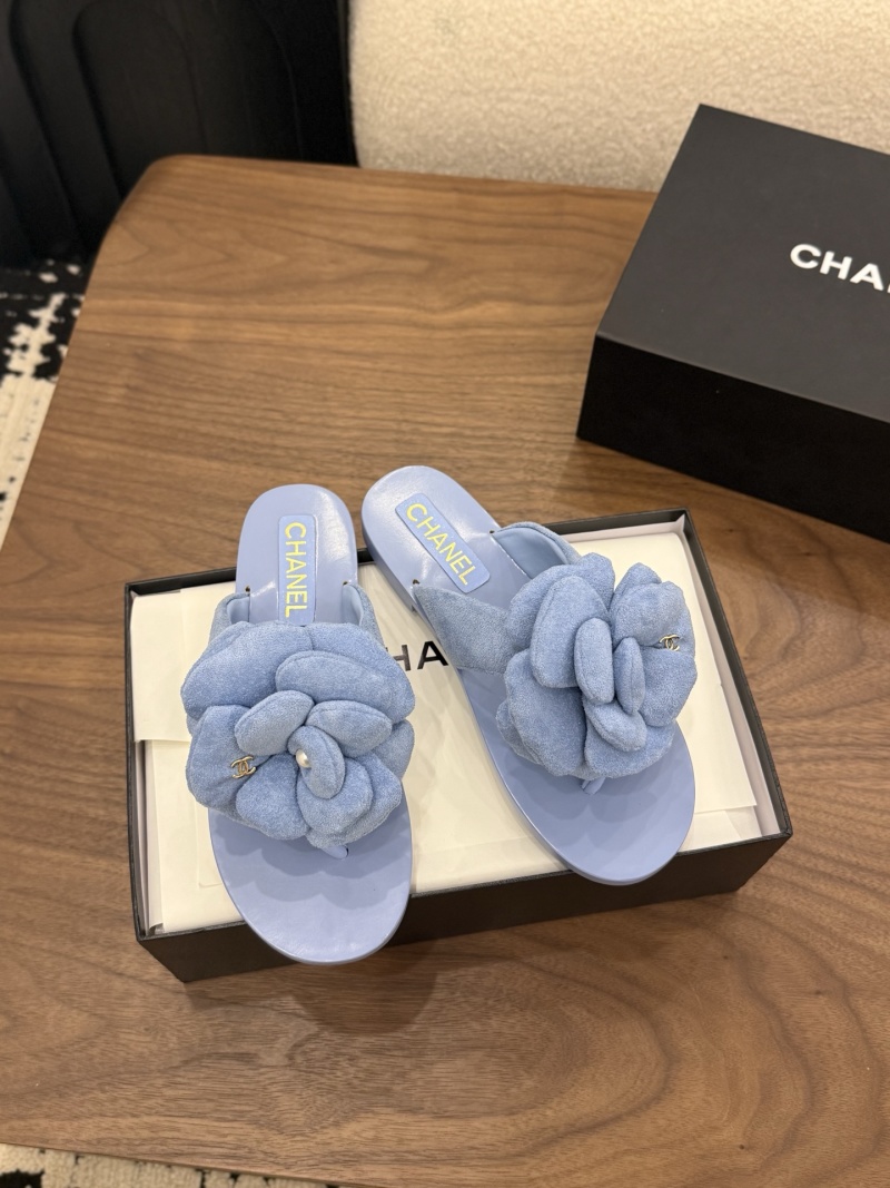 Женские шлёпанцы с цветочным декором Chanel