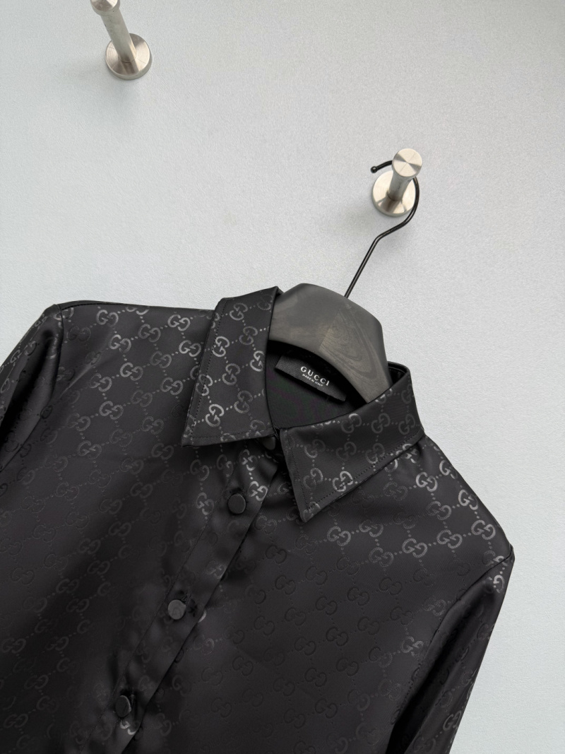 Чёрная рубашка Gucci с GG-моделью