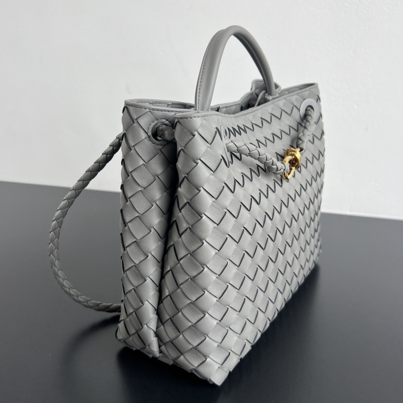 Сумка Bottega Veneta Andiamo плетеная