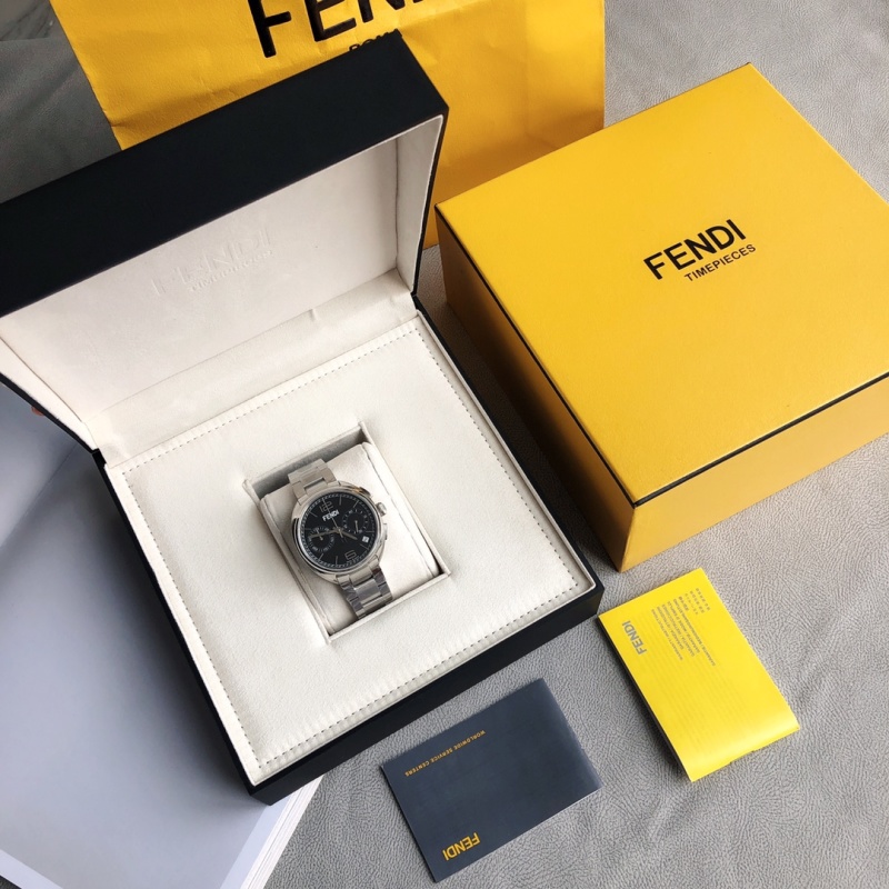 Часы Fendi