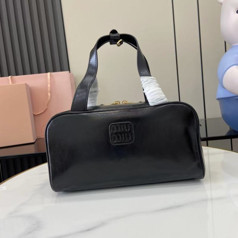 Сумка Miu Miu чёрная