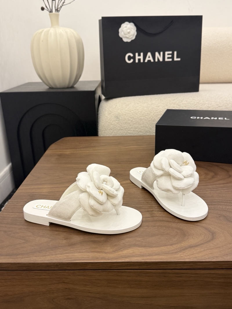 Шлёпанцы Chanel с цветком камелия