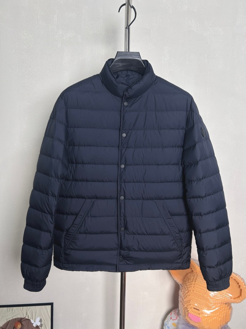 Пуховик Moncler