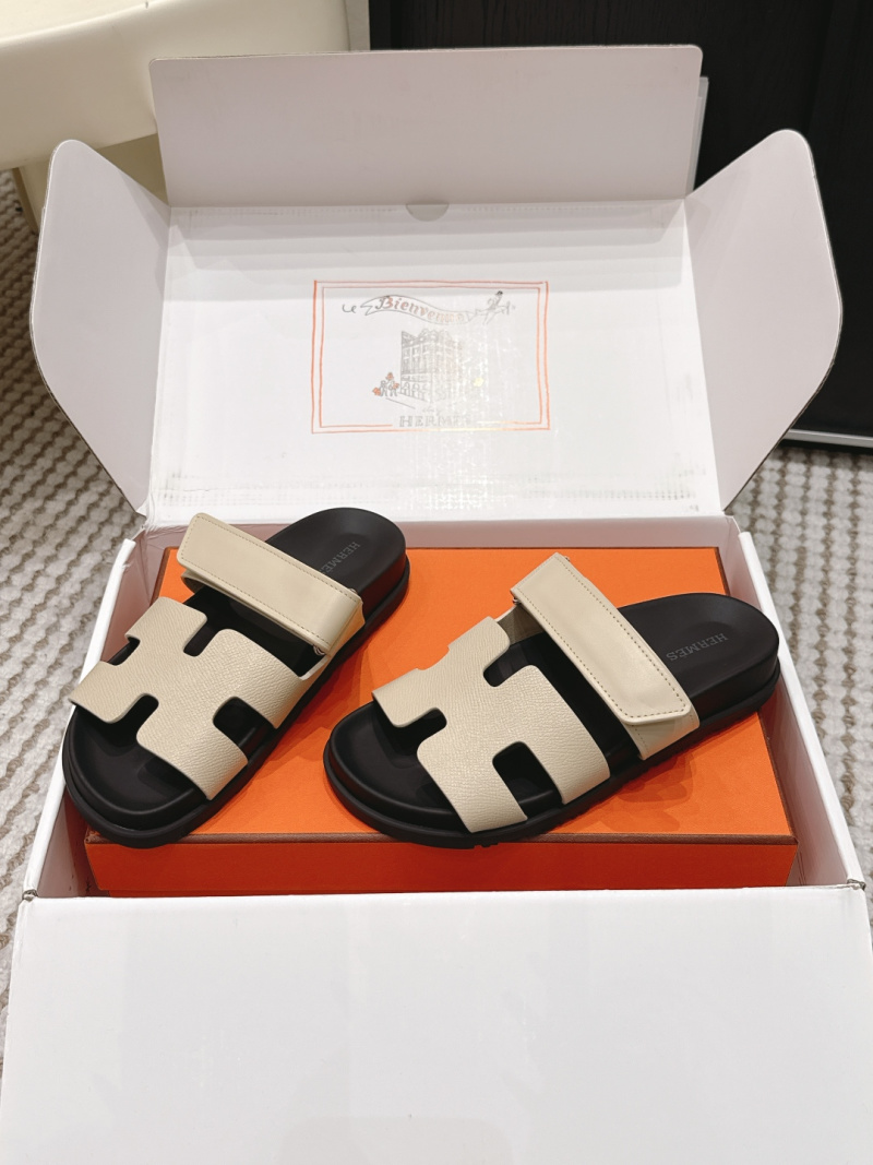 Сандалии двухцветные с фигурным ремешком Hermès