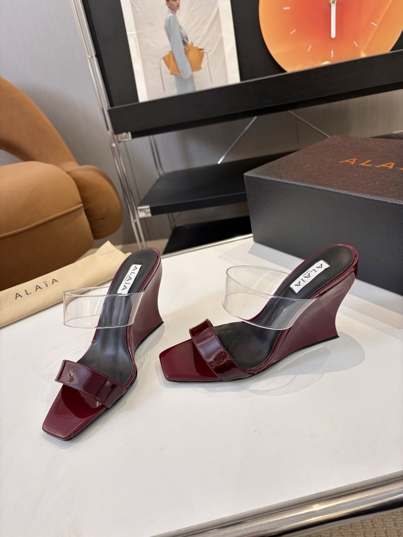Женские лаковые мюли на клине Alaïa