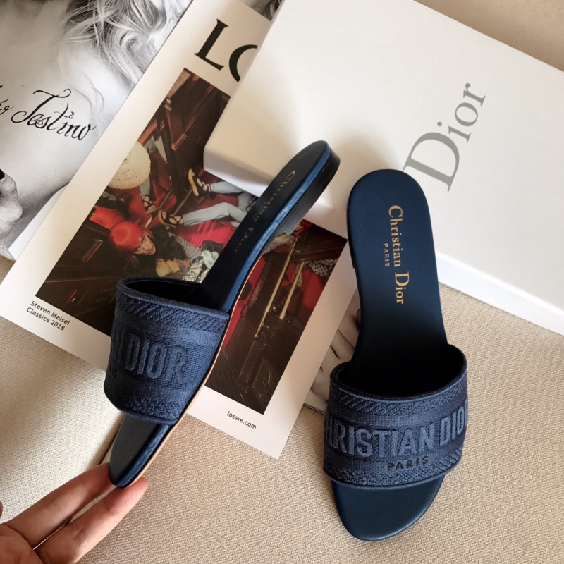 Женские шлепанцы Christian Dior