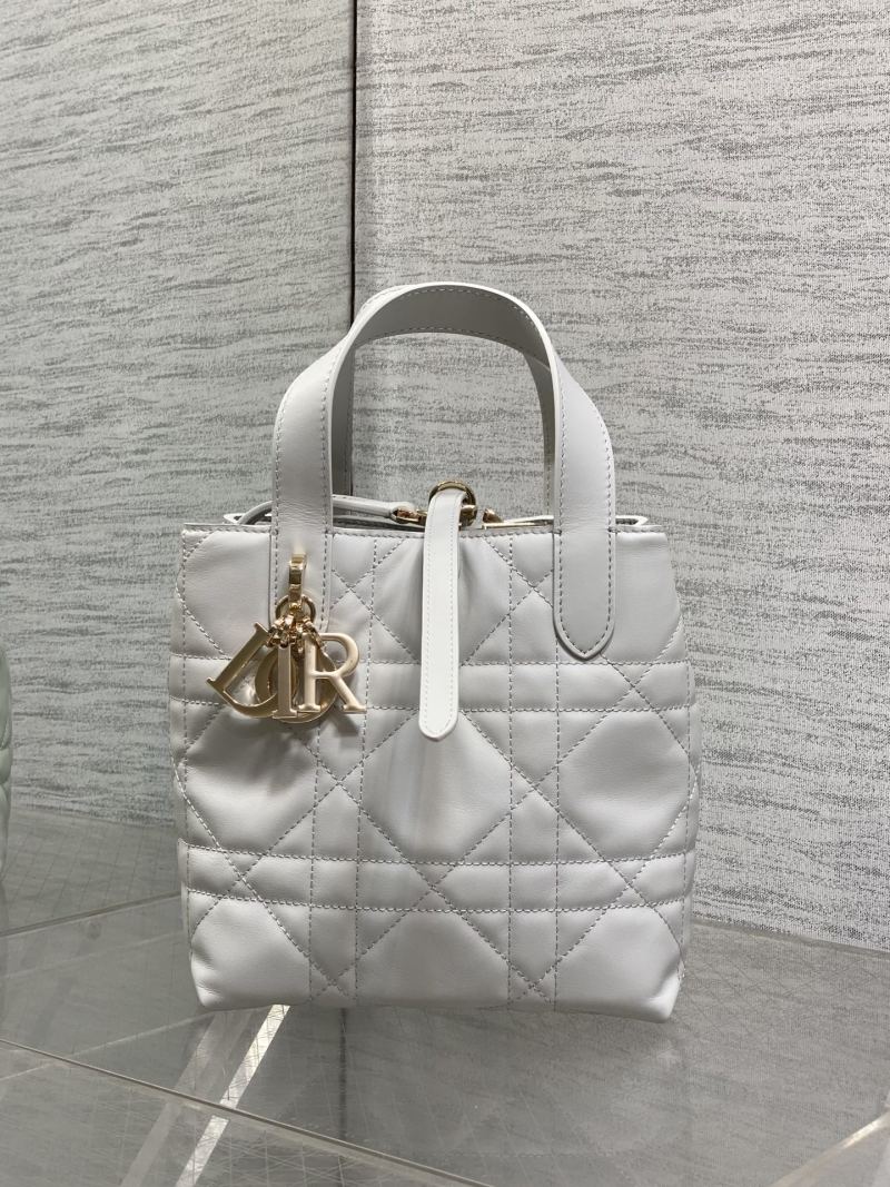 Сумка Dior Lady Dior белая