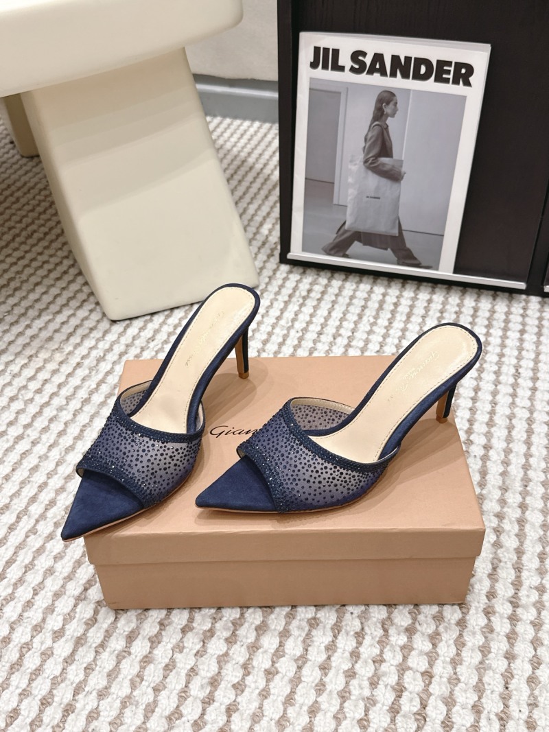Gianvito Rossi Мюли женские со стразами
