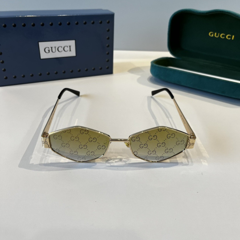 Солнцезащитные очки Gucci в ретро-стиле с геометрической оправой