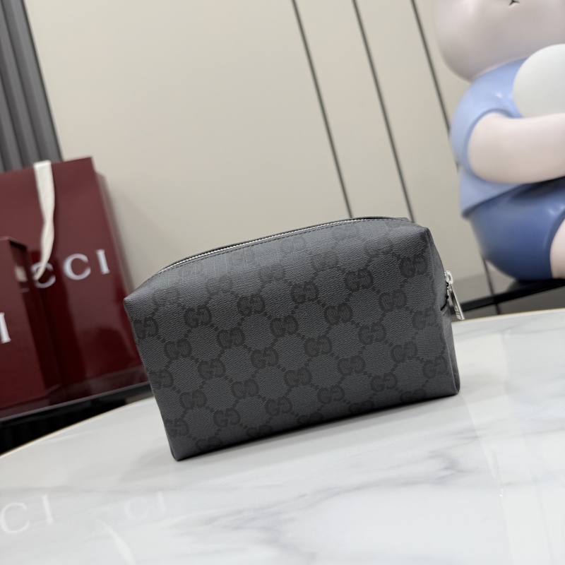 Косметичка Gucci с монограммой