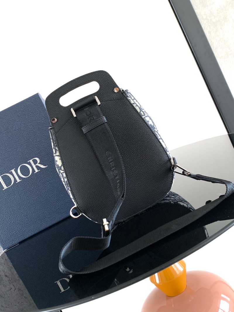 Сумка Dior Saddle с монограммой