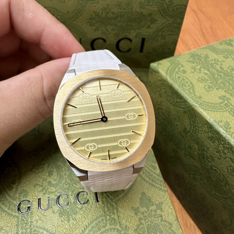 Часы Gucci